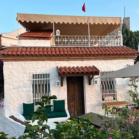 8 Aparthotel