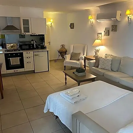 8 Aparthotel